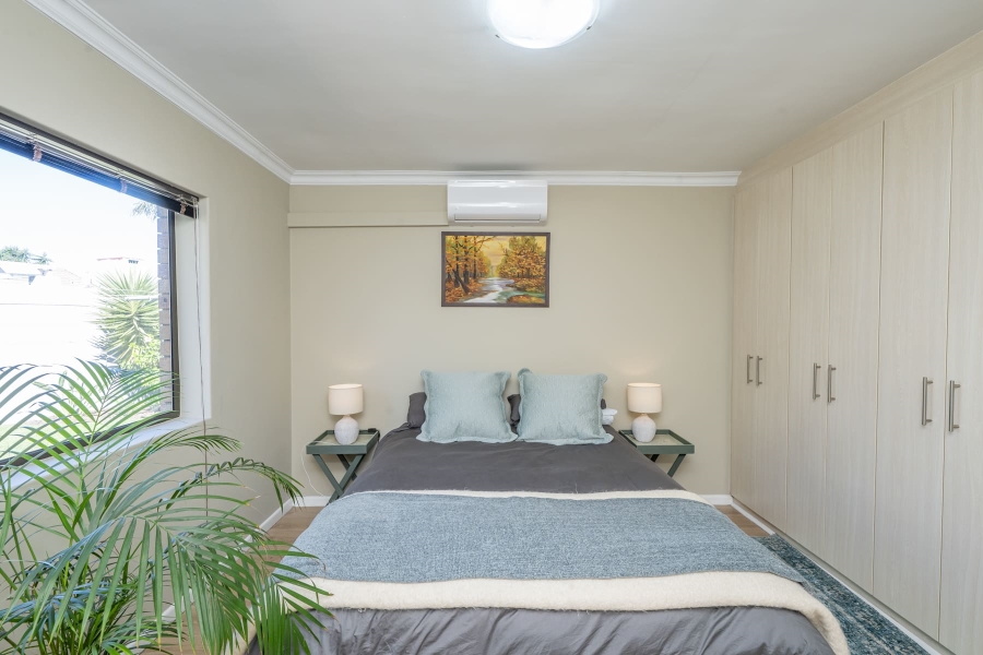 5 Bedroom Property for Sale in De Oude Spruit Western Cape